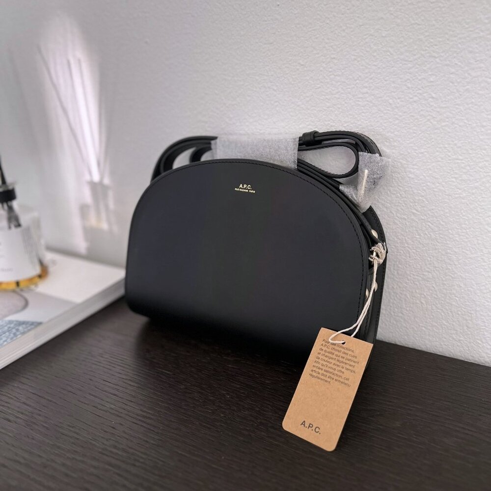 NWT - A.P.C. Demi-lune Calf Skin Shoulder Bag - Noir✨